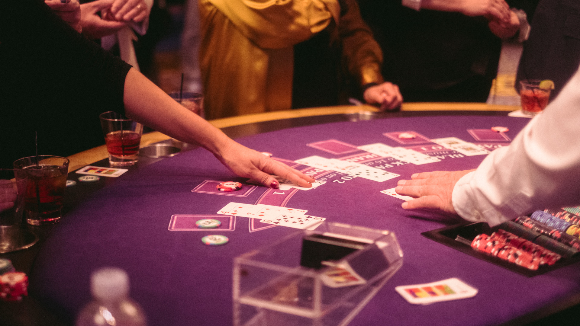 Shoals Royale background