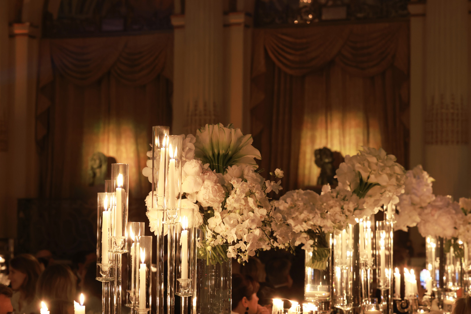 Gala de L'Alliance New York background