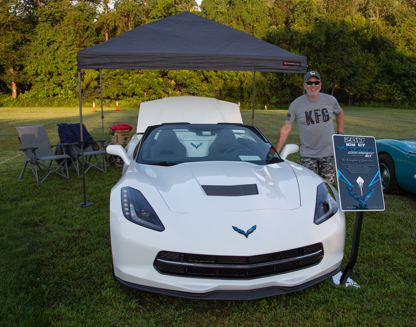 7th Annual Vettes for Willing Warriors background