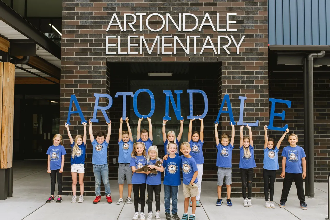 Artondale PTA Auction background