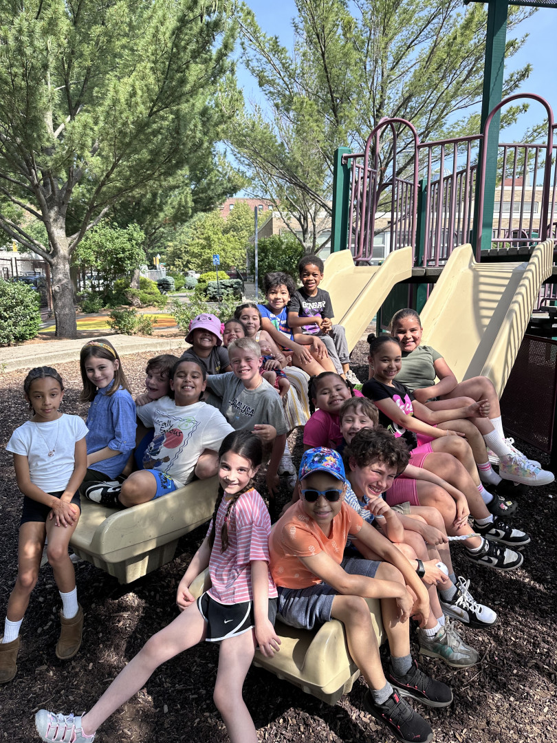 Tropicaliente 2026 background