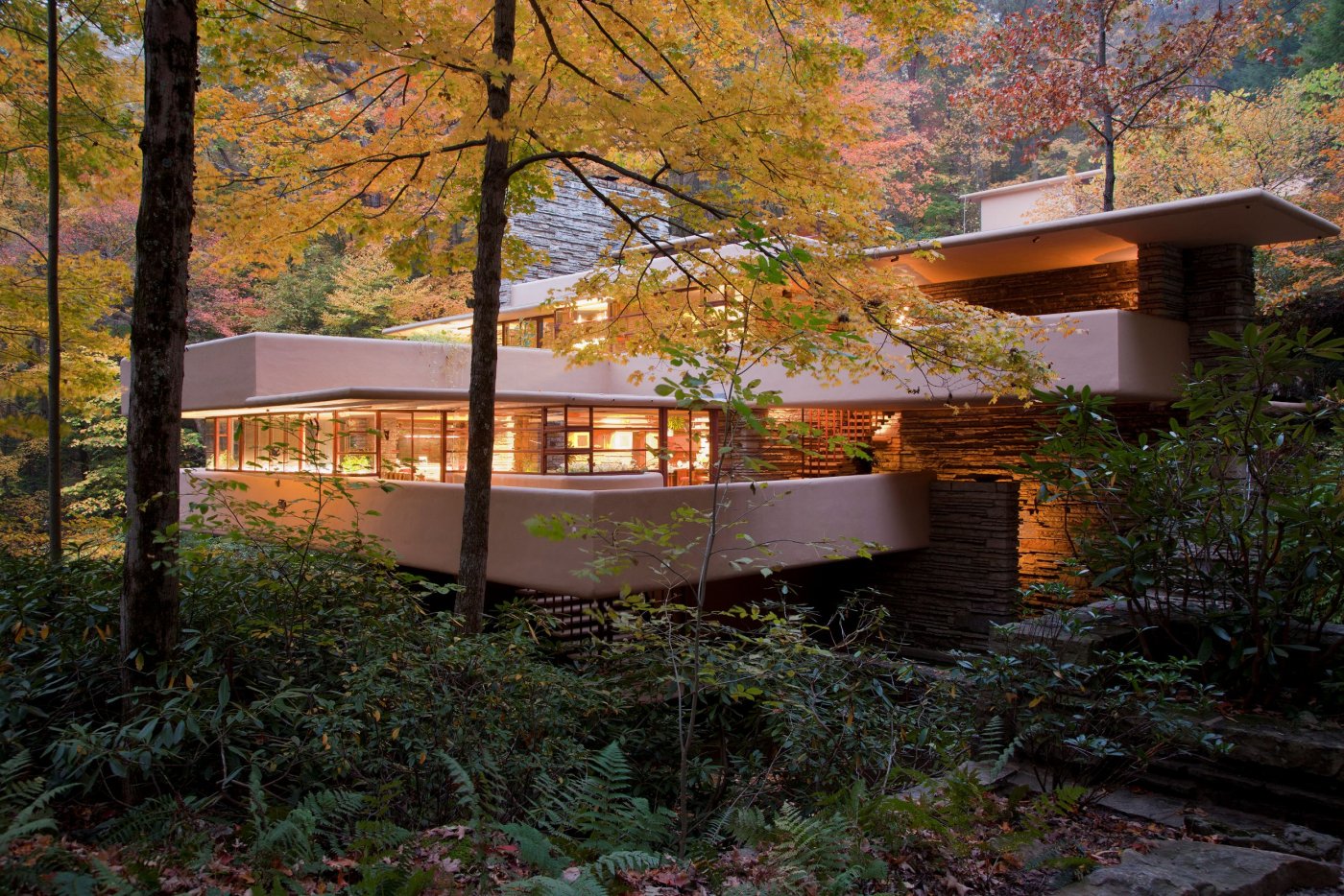 Frank Lloyd Wright Building Conservancy's 2026 Auction & Raffle background